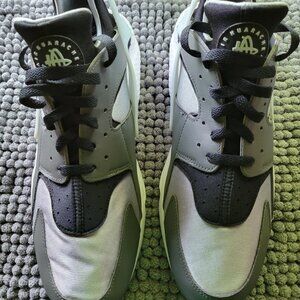 MEN'S NIKE "AIR HUARACHE" SIZE 15